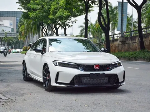 Đã có 9 người Việt chịu chi 2,4 tỷ đồng để mua 1 chiếc Honda Civic số sàn