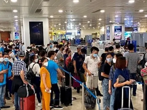 Khách được hoàn tiền vé nếu chuyến bay chậm từ 5 tiếng