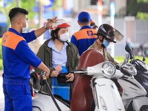 Tăng hơn 1.200 đồng/lít, giá xăng dầu gần tới mốc 23.000 đồng/lít