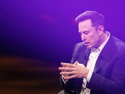 Elon Musk khiến các nhà đầu tư hoảng sợ, vốn hóa Tesla bốc hơi hàng chục tỷ USD khi tuyên bố sẽ chi 1 tỷ USD để làm siêu máy tính