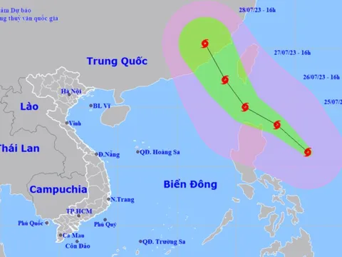 Bão Doksuri giật trên cấp 17, sóng biển cao 5-7 m