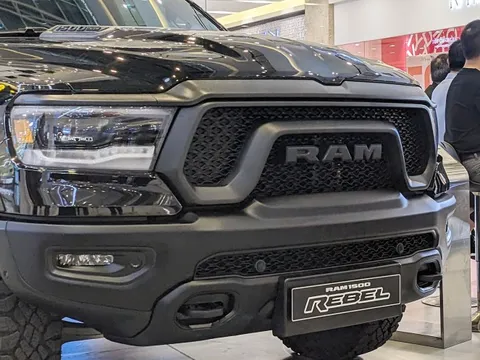 Chùm ảnh: Chi tiết RAM 1500 Rebel vừa ra mắt tại Việt Nam