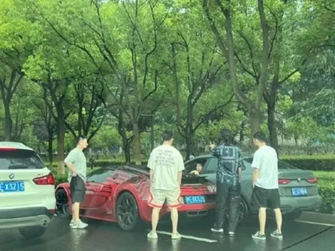 2 siêu xe tông nhau, chủ xe Bugatti gần 76 tỷ đồng nói một câu 'trên tiền' khiến dư luận sôi sục