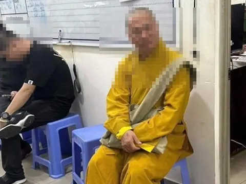 UBND TP HCM yêu cầu làm rõ vụ "nhà sư vào quán nhậu"