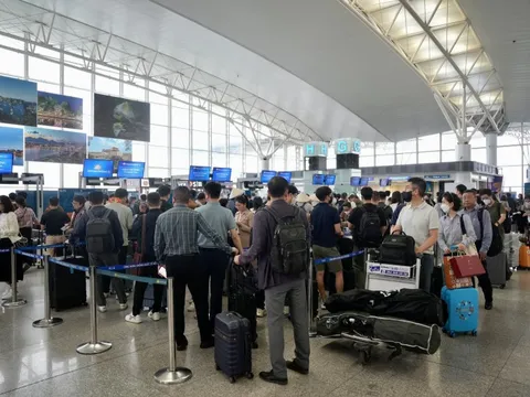 Bão Doksuri làm ảnh hưởng hàng chục chuyến bay quốc tế của hàng không Việt Nam