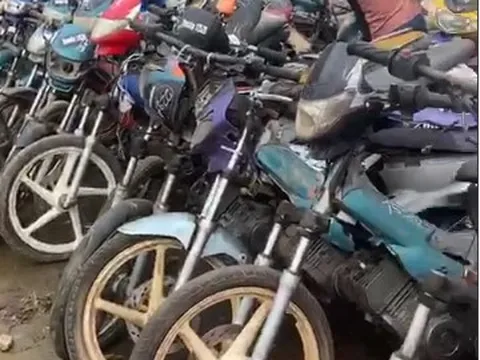 Hà Tĩnh: 32 xe máy cũ khởi điểm hơn 68 triệu đồng bất ngờ được đấu giá lên 6,8 tỷ