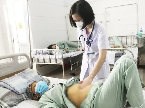 Viêm gan cấp do dùng thuốc nam chữa viêm dạ dày