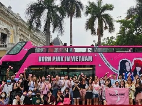 Fan Việt chi trăm triệu đồng để phủ sóng hình ảnh BLACKPINK khắp mọi nơi