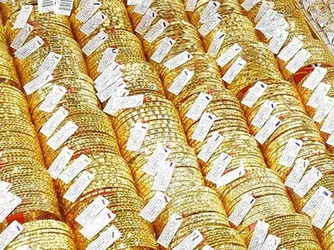 Giá vàng hôm nay 29-7: Bất ngờ đảo chiều đi lên