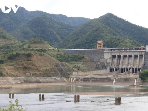 Mới năm ngoái “tiền nhiều như nước Sông Đà”, lợi nhuận các doanh nghiệp thủy điện đồng loạt “cạn trơ đáy”