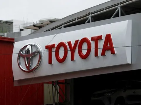 Chậm chân trong cuộc đua xe điện nhưng doanh số bán xe thì Toyota chẳng ngán ai: nửa đầu năm tăng 5%, đứng vị trí số 1 bốn năm liên tiếp