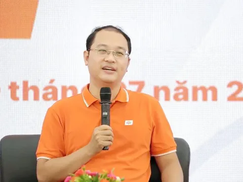 Giám đốc Nhân sự FPT: Nhiều công ty trả lương cao vượt trội để hút nhân sự, dẫn đến tư duy "cỏ bên đồi bao giờ cũng xanh hơn" và ảo tưởng năng lực