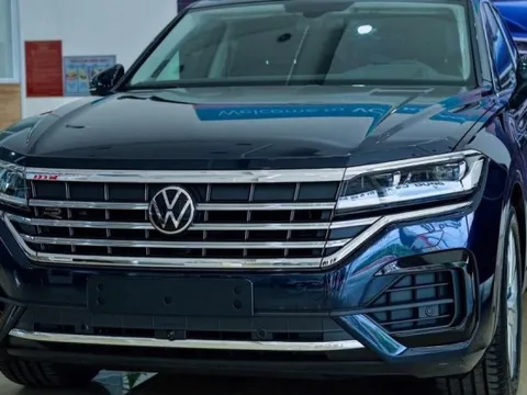 VW Touareg giảm kỷ lục 225 triệu, khởi điểm còn 2,8 tỷ ngang GLC 300 vừa ra mắt Việt Nam