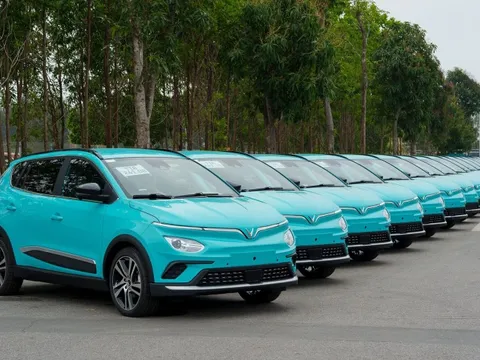 Taxi Xanh GSM và VMI - 2 công ty riêng của ông Phạm Nhật Vượng đã đem về cho Vingroup bao nhiêu tiền trong nửa đầu năm?