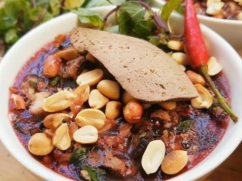 Điếc hoàn toàn sau khi ăn món 'khoái khẩu' ngày hè