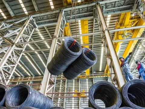 Doanh nghiệp thép gặp khó trên 'sân nhà'