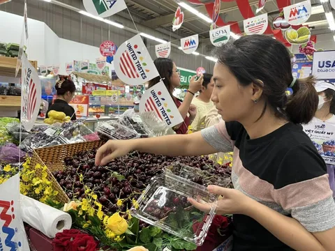 Cherry, việt quốc, nho Mỹ… khuyến mãi đến 30%