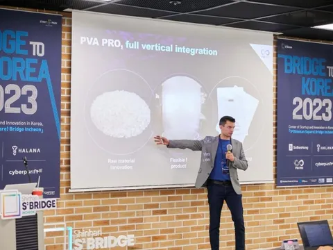 Một startup Việt sản xuất bao bì có thể tan trong nước vừa được rót hơn 1 triệu USD