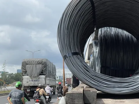 Ám ảnh, "chịu thua" cuộn thép chục tấn lăn tự do (?!)