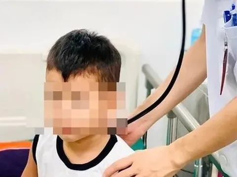 Bé trai 4 tuổi đuối nước ngừng tim được cứu sống thần kỳ