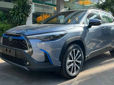 Toyota Corolla Cross giảm cao nhất 95 triệu tại đại lý, bản G còn 670 triệu, rẻ ngang Seltos và Creta