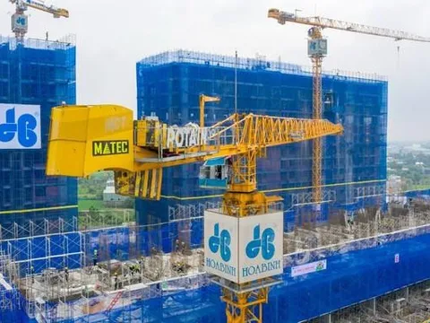 Xây dựng Hoà Bình sắp họp bất thường trình phương án phát hành 274 triệu cổ phiếu, trong đó 107 triệu cổ phiếu riêng lẻ dùng hoán đổi 1.284 tỷ dư nợ