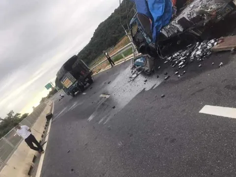 Thay lốp ôtô trên cao tốc, tài xế và thợ sửa bị tông thương vong