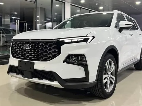 Ford Territory giảm giá mạnh: Bản đắt nhất không đến 900 triệu, đua 'giá rẻ' với CX-5