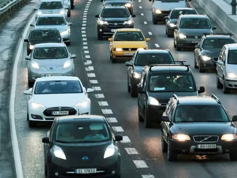 Cứ 5 ô tô bán ra trên toàn cầu lại có 1 chiếc xe điện - ngày BYD, Tesla phủ kín trên đường đã gần ngay trước mặt