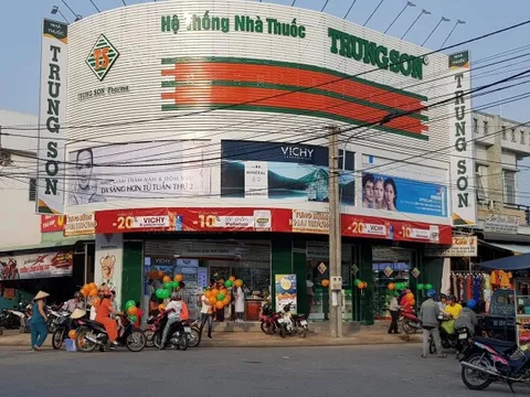 Chuỗi nhà thuốc lớn nhất miền Tây sắp về tay NĐT Hàn Quốc: Doanh thu/cửa hàng ngang ngửa Long Châu, tham vọng mở 460 điểm bán tiến về phố lớn