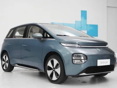 Mẫu xe 'anh em' với Wuling HongGuang gây sốt khi vừa ra mắt: ghế sofa êm như giường, giá từ 315 triệu đồng cho quãng đường di chuyển 460km