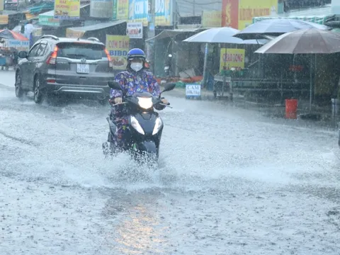 Chiều tối 13-8, một nửa Nam Bộ có mưa rào và dông