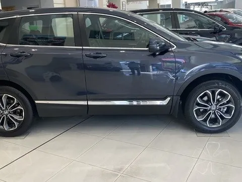 Ô tô lắp ráp trong nước được giảm phí trước bạ nhưng vẫn ế
