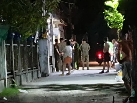 Bình Dương: Xót xa cha chạy ô tô vào nhà bất cẩn cán con gần 2 tuổi tử vong