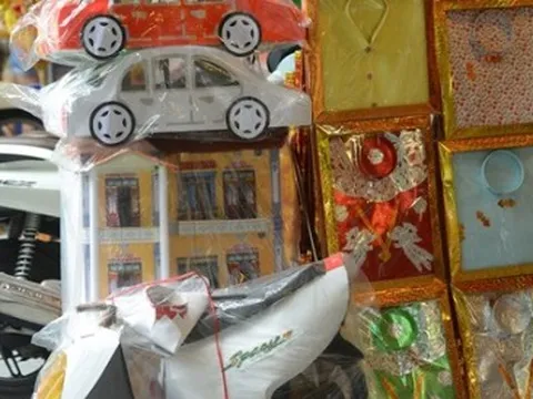 Tháng 'cô hồn' thường ế ẩm, những mặt hàng nào vẫn siêu hút khách?