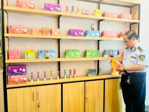 Quản lý thị trường TP HCM thu giữ hàng trăm sản phẩm thuốc lá điện tử