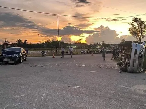 2 người thương vong sau vụ va chạm giữa 2 ô tô