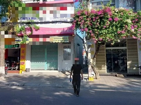 Phát hiện chuyện đau lòng trong ngôi nhà phát ra mùi hôi thối