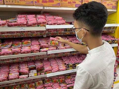 Bất ngờ: Mì Hảo Hảo được người dân đô thị chọn mua nhiều hơn ở nông thôn, bia Sài Gòn và Tiger chia nhau "thống trị" 2 vùng