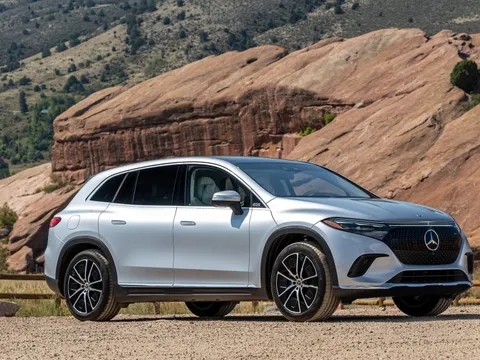 Mercedes-Benz sắp đưa thêm 3 ô tô điện về Việt Nam, EQS SUV cao nhất giá 5 tỷ đồng