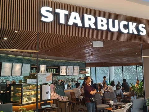 Starbucks xử lý bánh không bán hết trong ngày như thế nào?