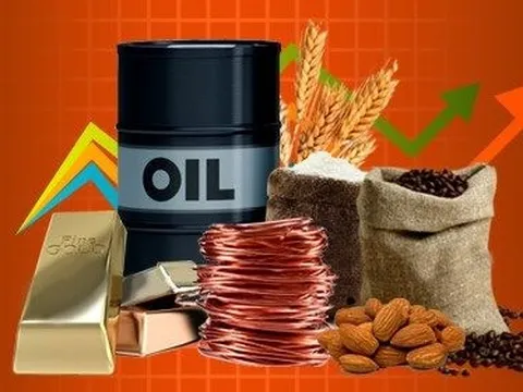 Thị trường ngày 23/8: Giá dầu giảm, vàng, đồng, quặng sắt, cao su đồng loạt tăng