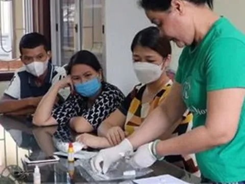 Bộ Y tế yêu cầu tạm dừng hoạt động nhóm 'bông hồng đen'