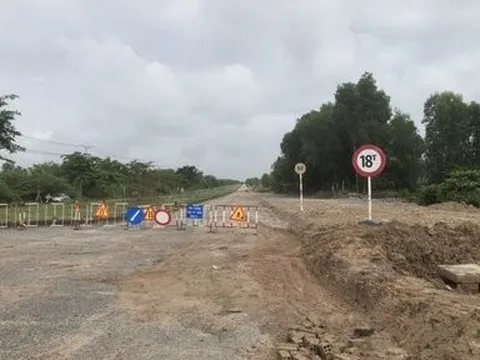 Đồng Nai: Sạt lở quanh hồ chứa nước Hang Nai