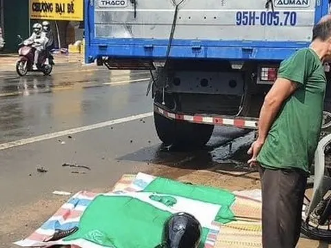 Đồng Nai: Tông vào đuôi xe tải, 2 người tử vong