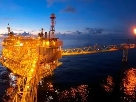 Một quốc gia châu Á đang đe dọa Nga trên thị trường dầu mỏ: Bán dầu giá rẻ cho “khách ruột” của Moscow với giá hấp dẫn, tăng sản lượng 50% chỉ trong vòng 2 năm