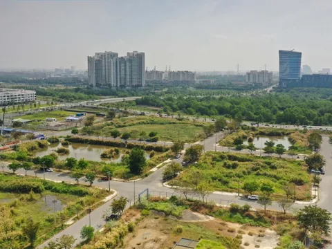 Đừng để "được lòng đất thì mất lòng đò"