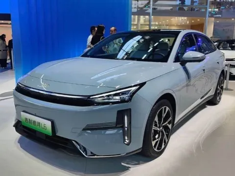 Mẫu sedan hybrid 'đẹp như vẽ' đối đầu Kia K3: Giá từ 420 triệu, tiêu thụ chưa đến 5L/100 km