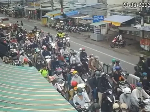 Vụ nhóm mô tô "tỏ thái độ" ở phà Cát Lái: Gần 10 người đã làm việc với công an