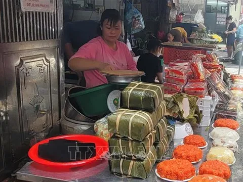 Sôi động chợ online phục vụ Rằm tháng 7